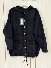 Siyah düğmeli hırka