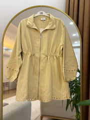 Nakış detaylı sarı ceket