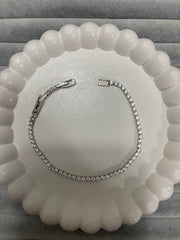 İnce su yolu vip bileklik