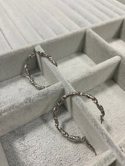 Halkalı tırtıklı küpe