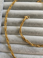 Kuyumcu işçiliği zarif örme model