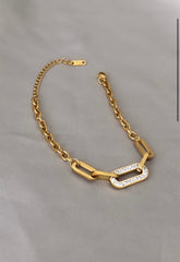 Üçlü halka geçişli bileklik