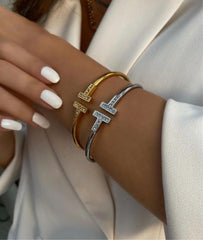 Zarif ince taşlı kelepçe