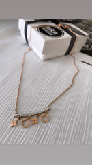 Saçaklı şekilli rose renk kolye