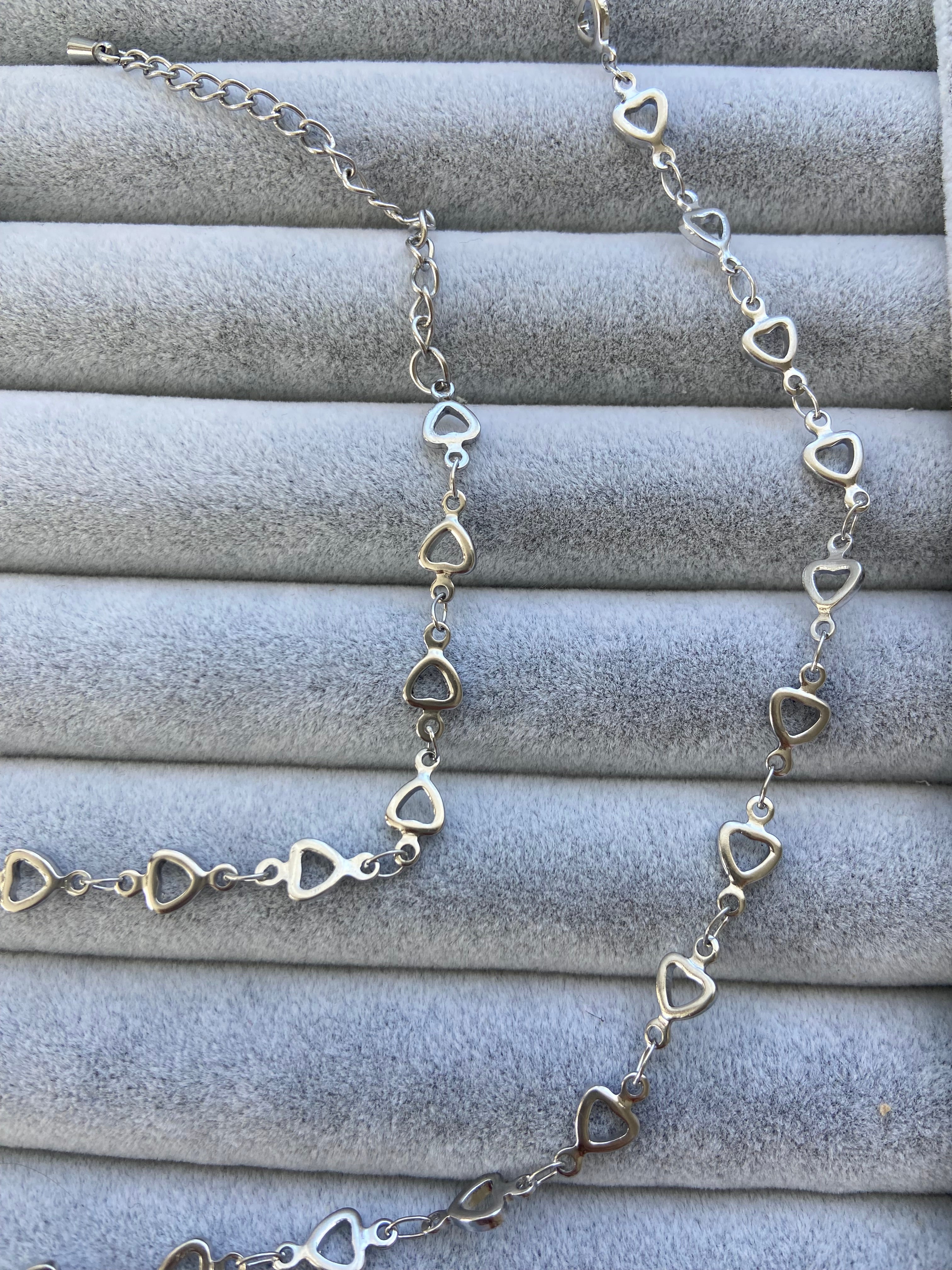 Minik kalp detaylı kolye seti