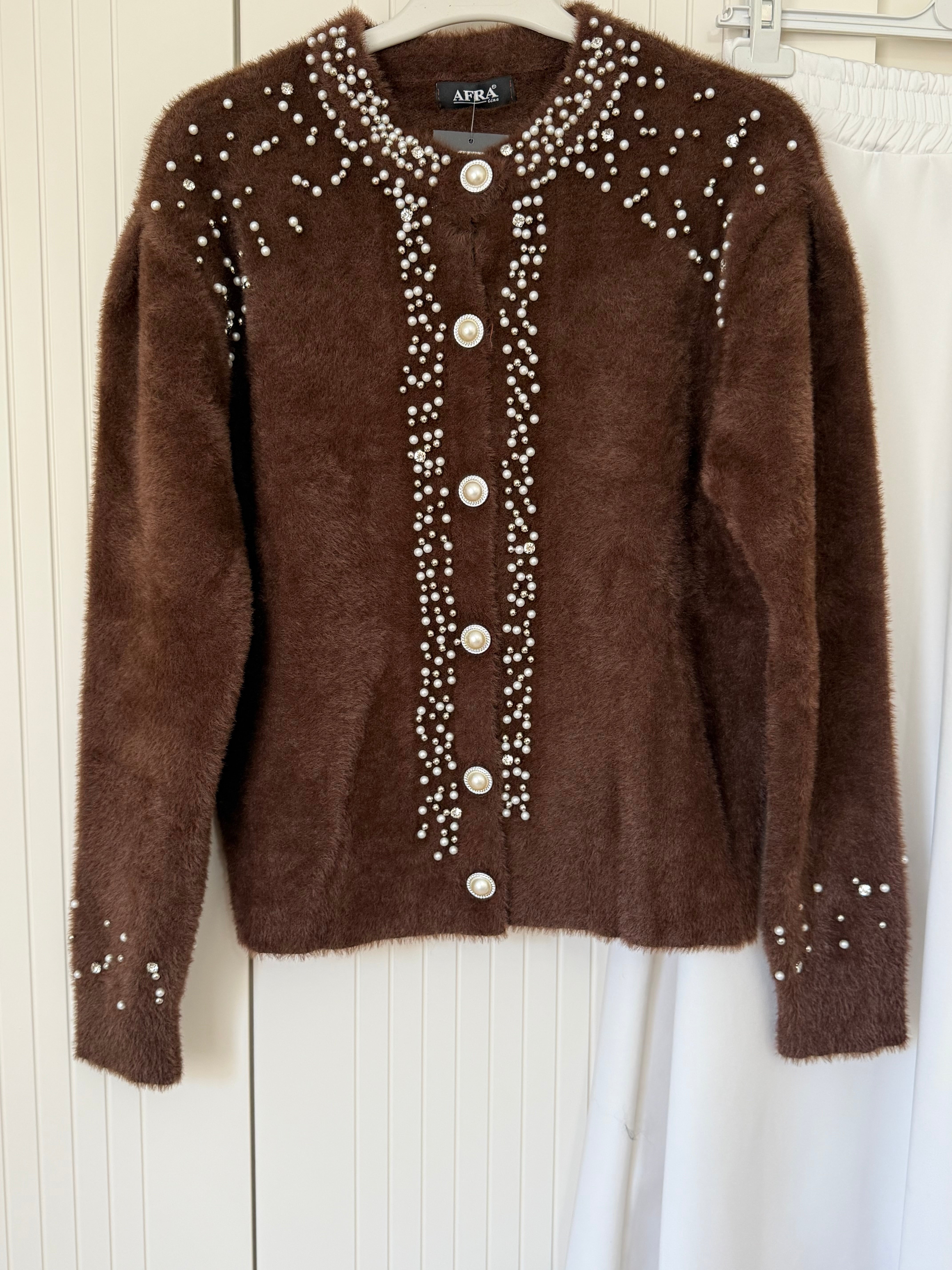 Boncuk nakışlı hırka