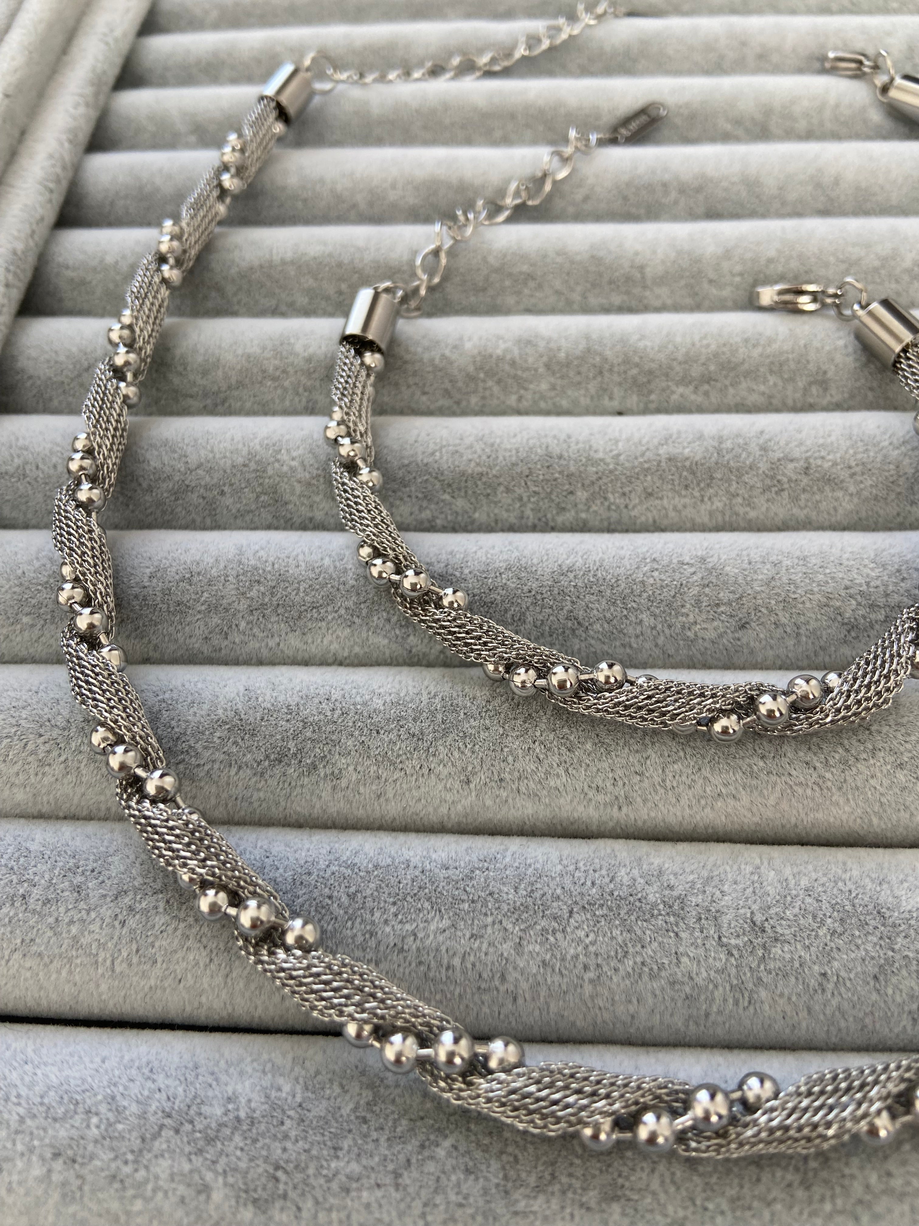 Burgulu sılver kolye seti