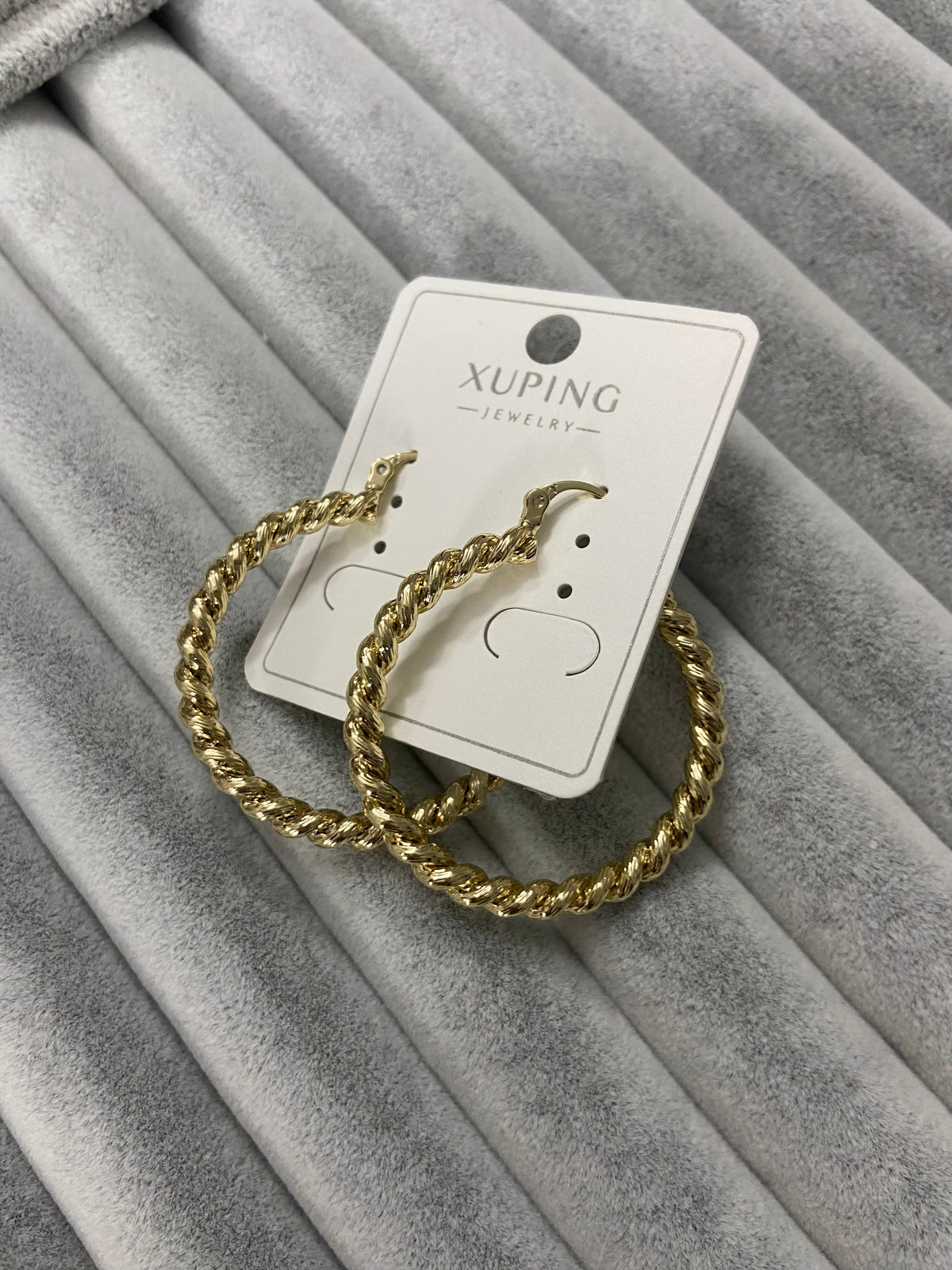 Tırtıklı halka küpe