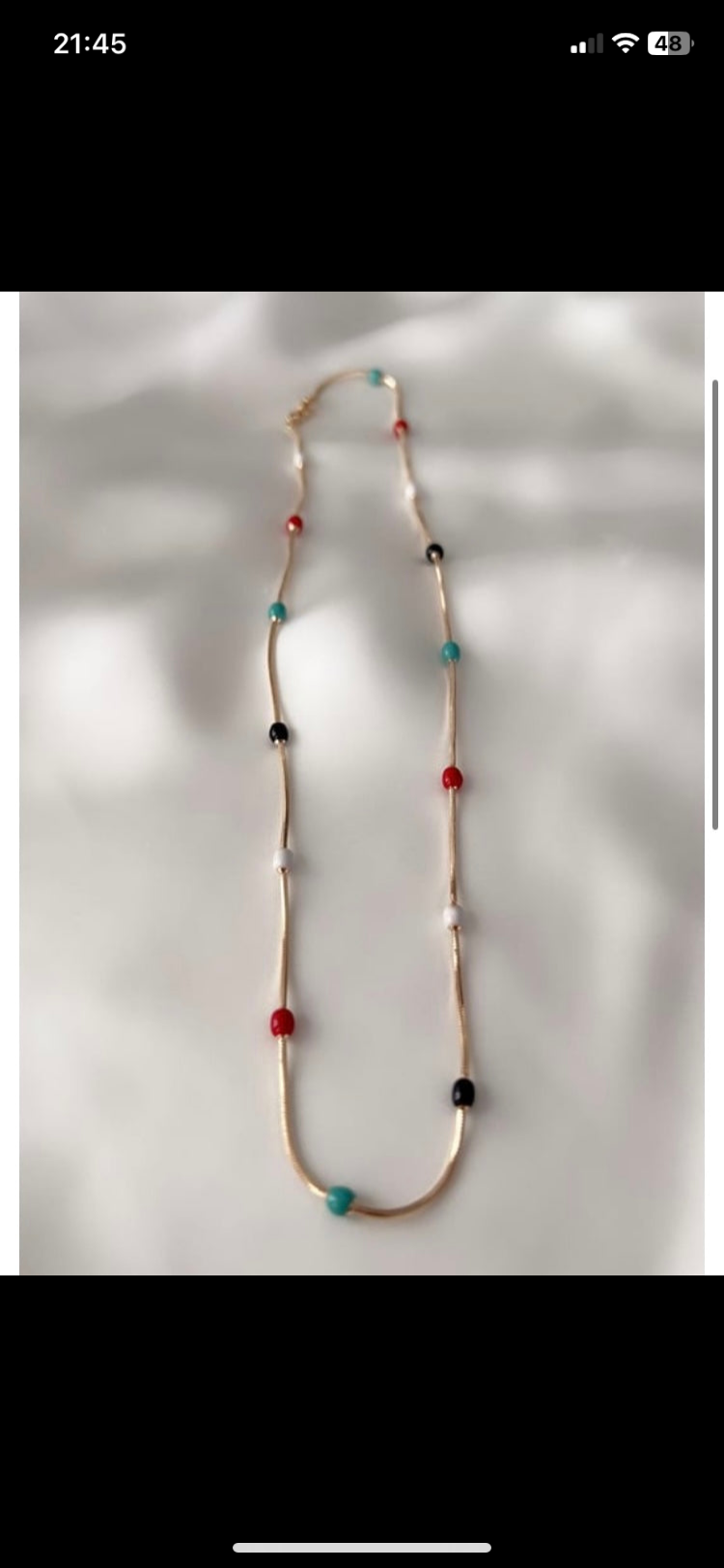 Renkli boncuklu kolye