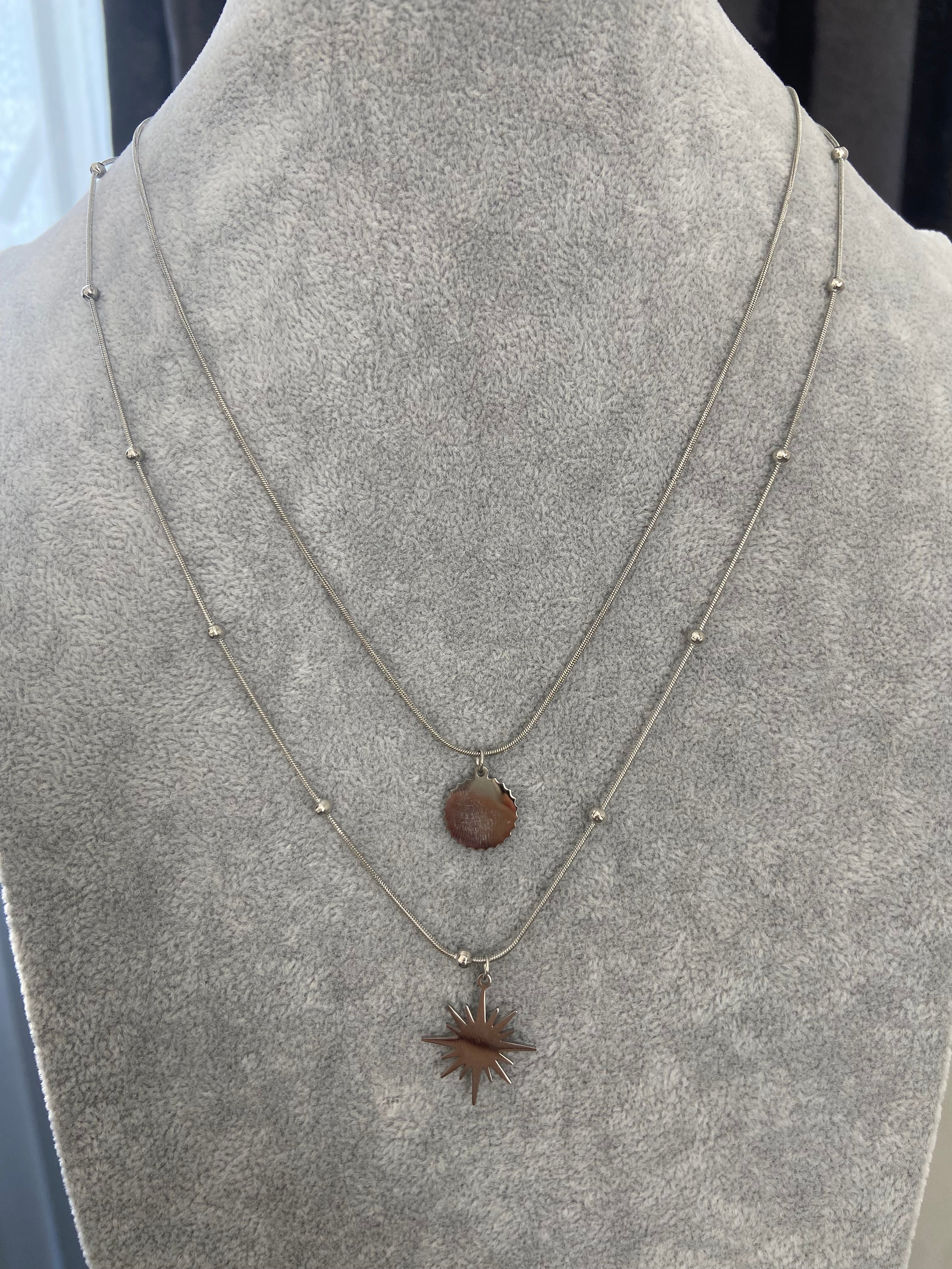 İkili sallantılı kolye