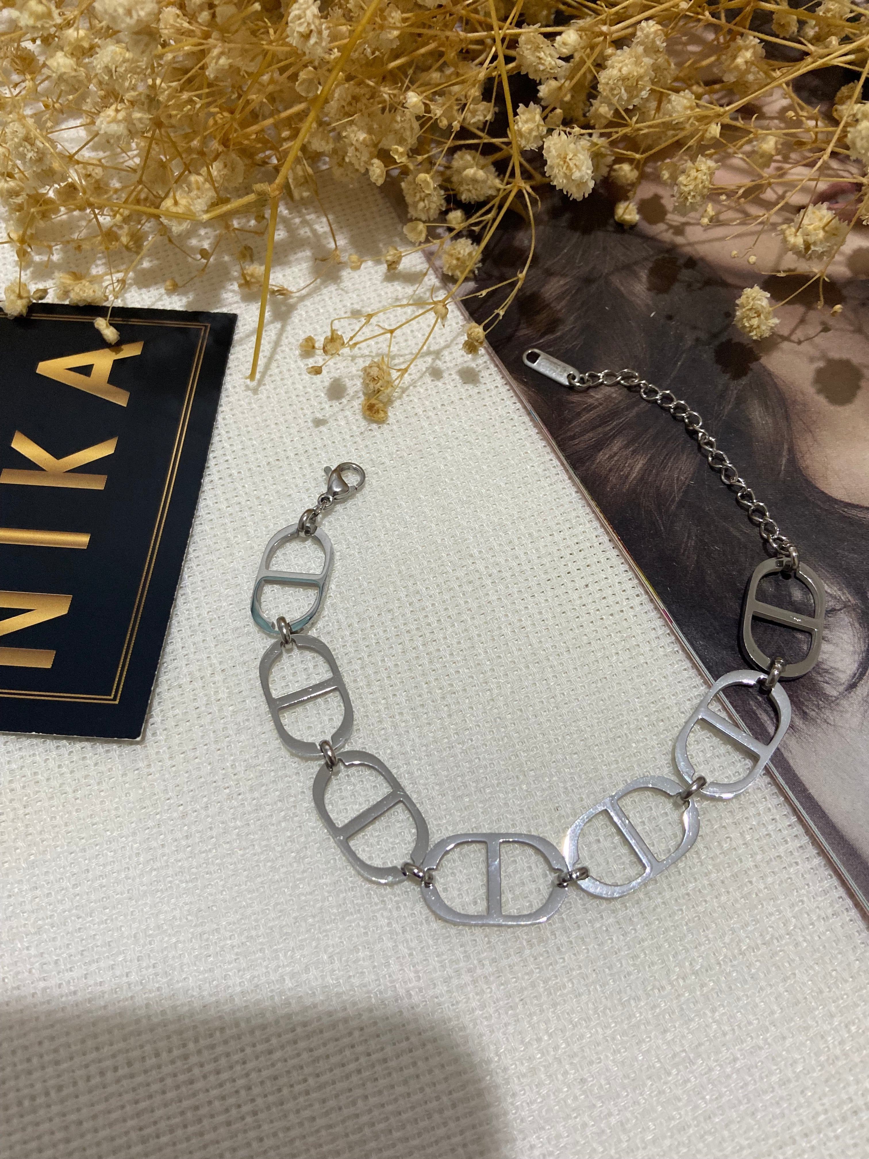 Motifli silver renk bileklik