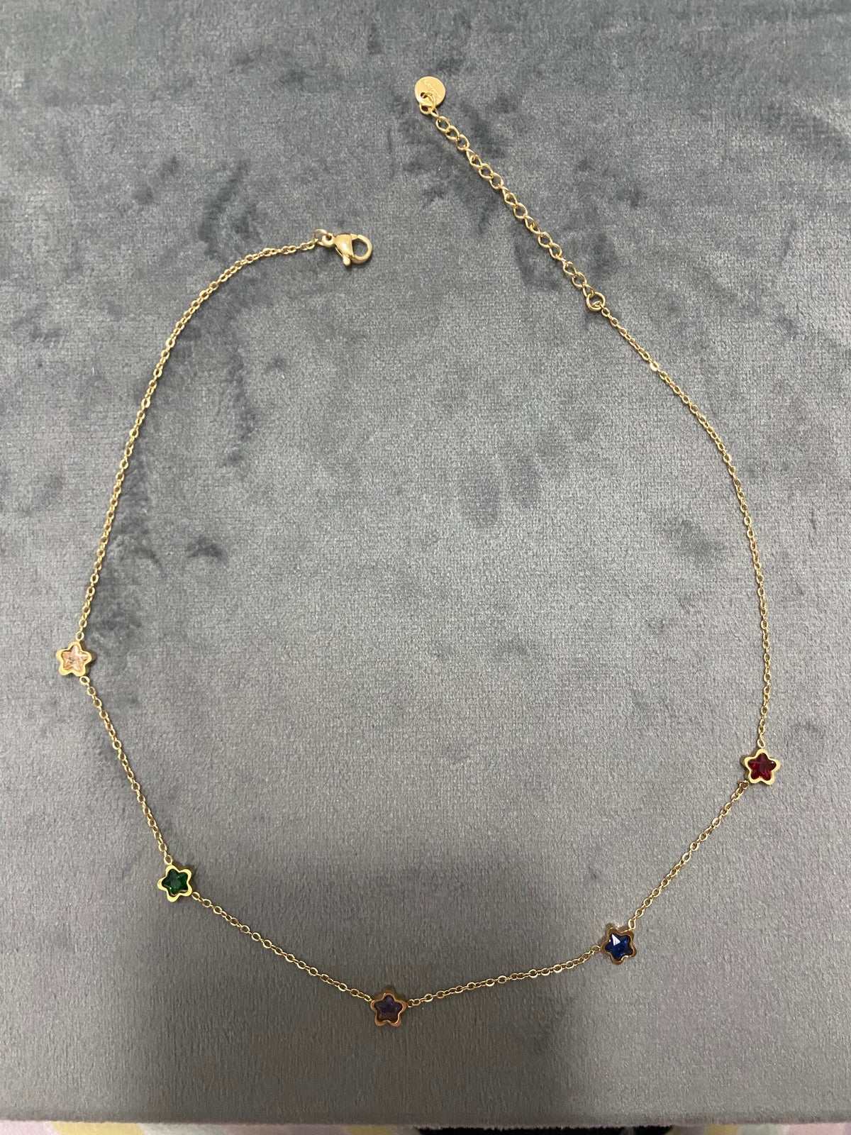 Renkli yıldızlı kolye