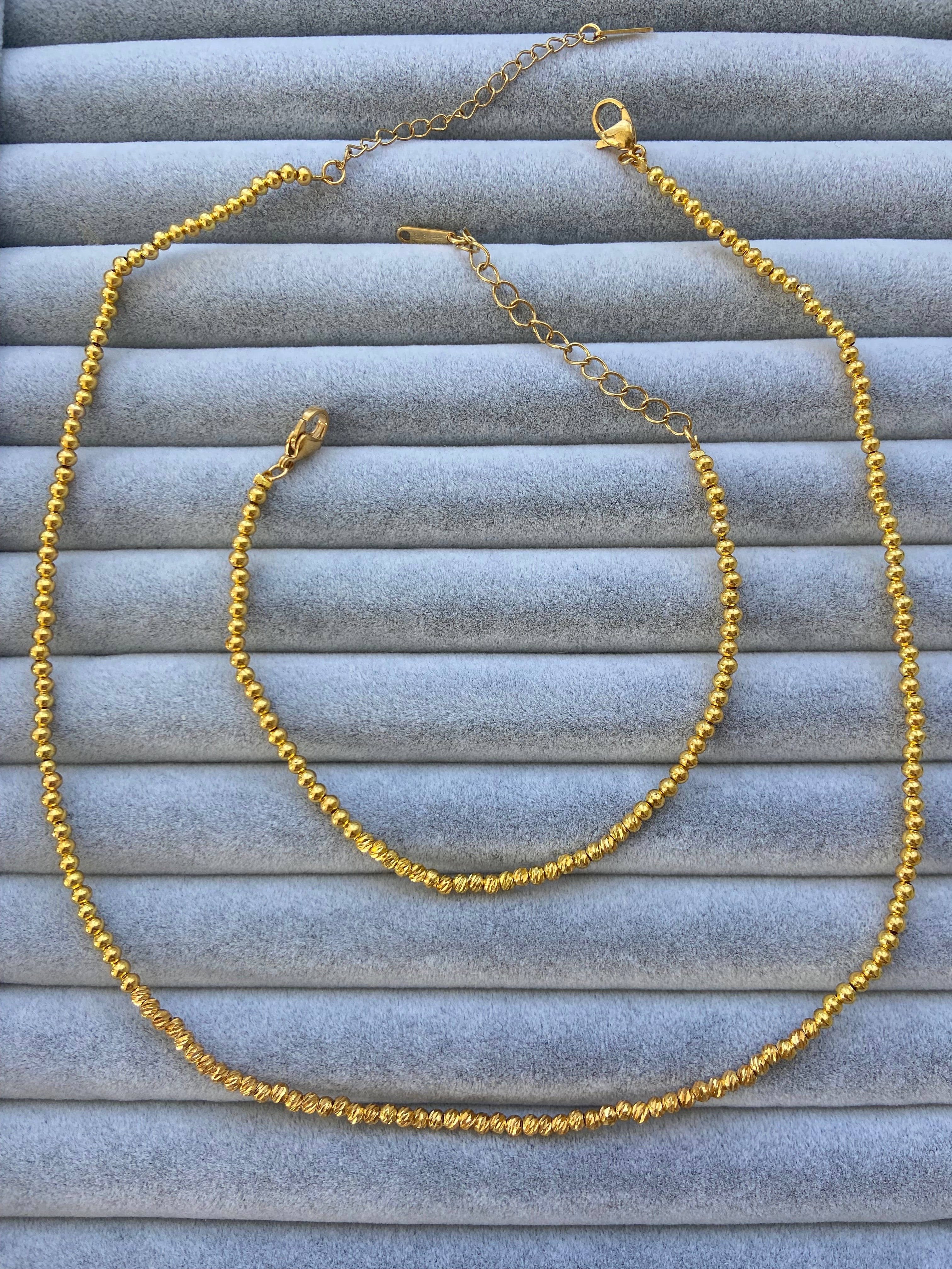 Minik topçuklu kolye seti