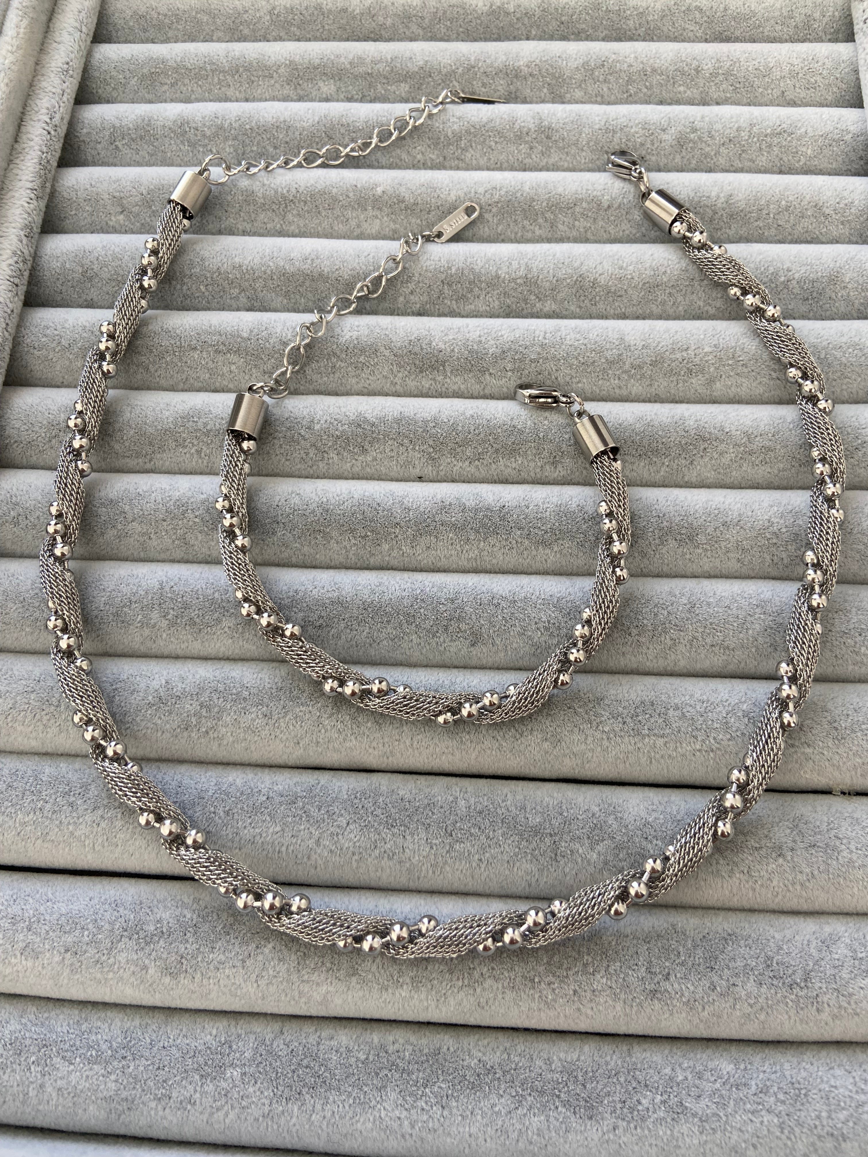 Burgulu sılver kolye seti