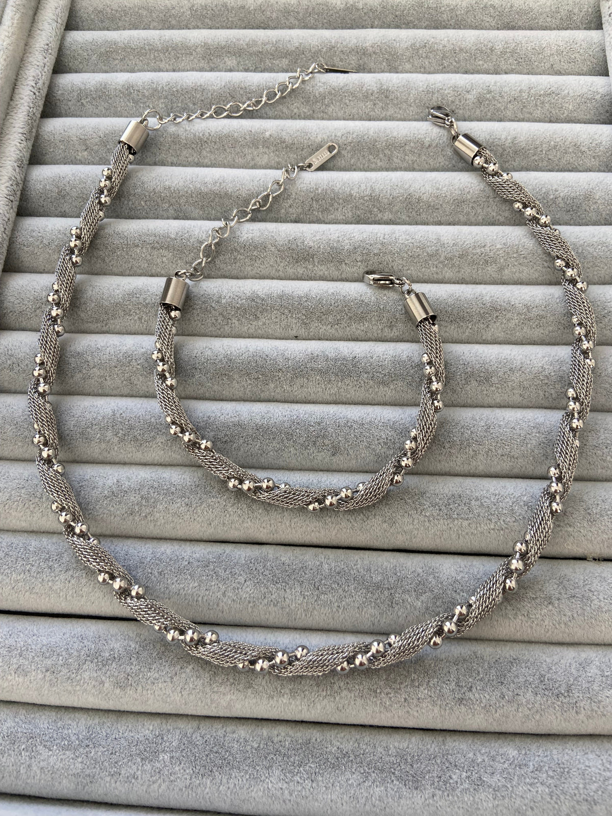 Burgulu sılver kolye seti