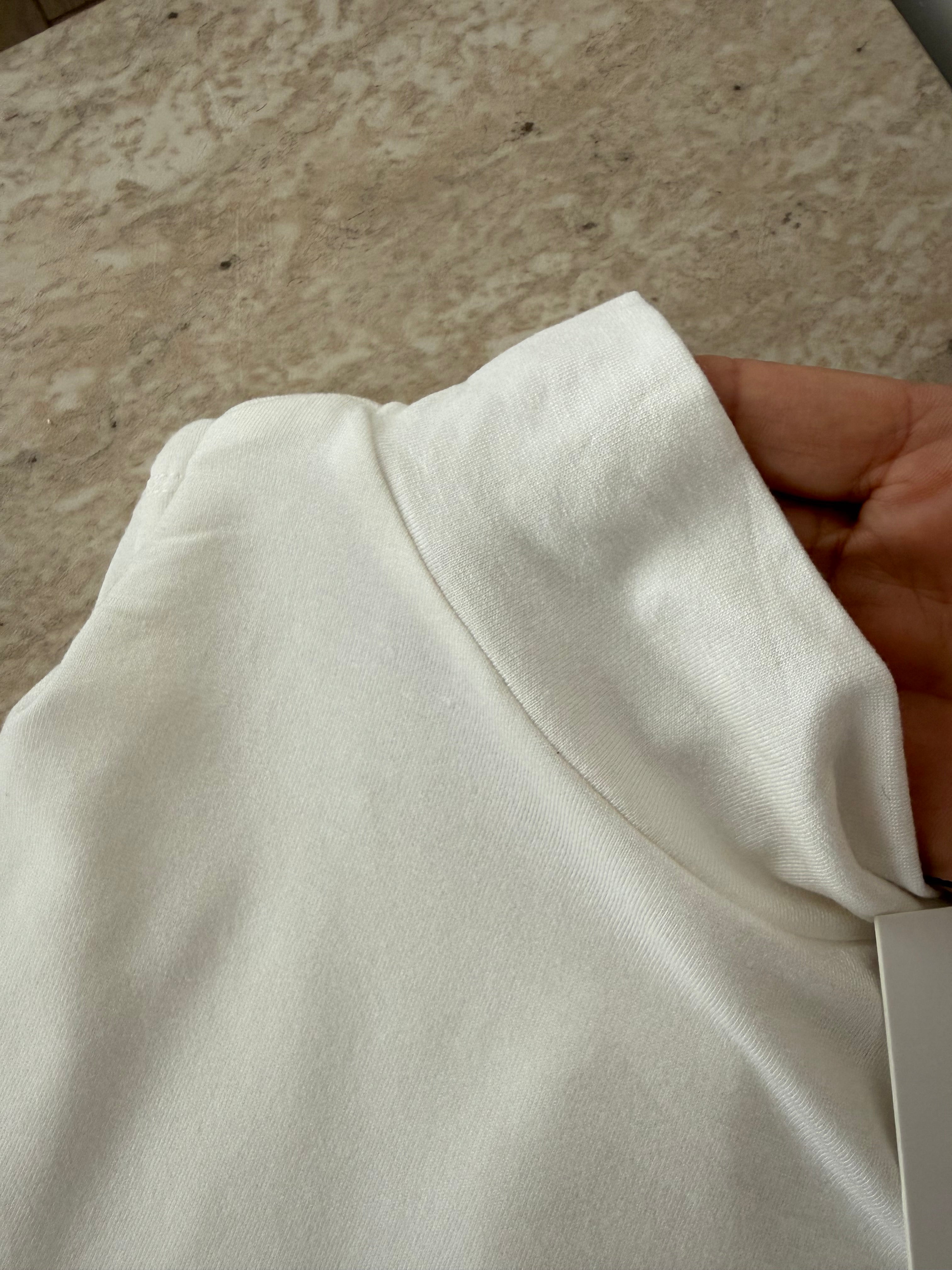 Beyaz uzun kollu badi