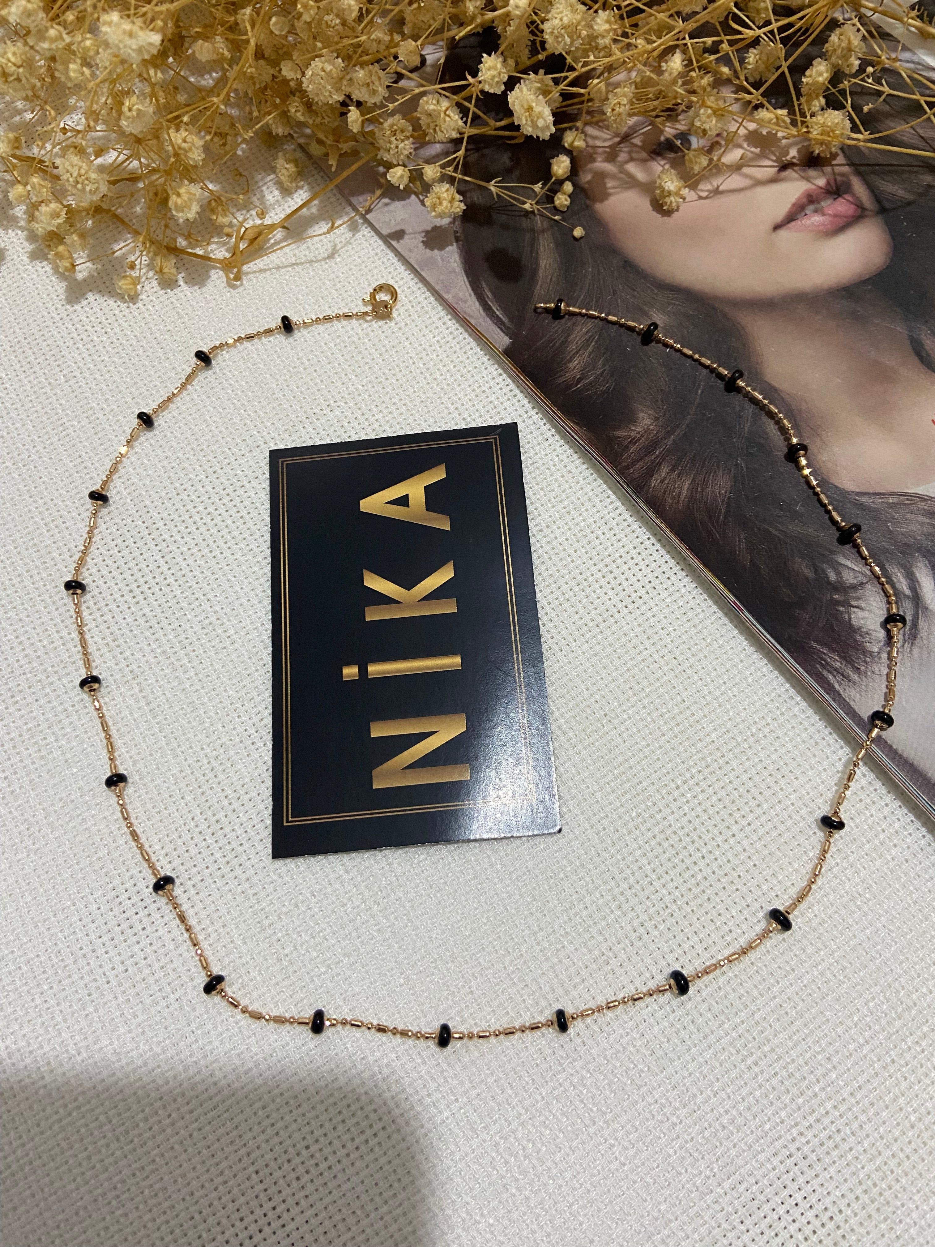 Siyah boncuklu kolye