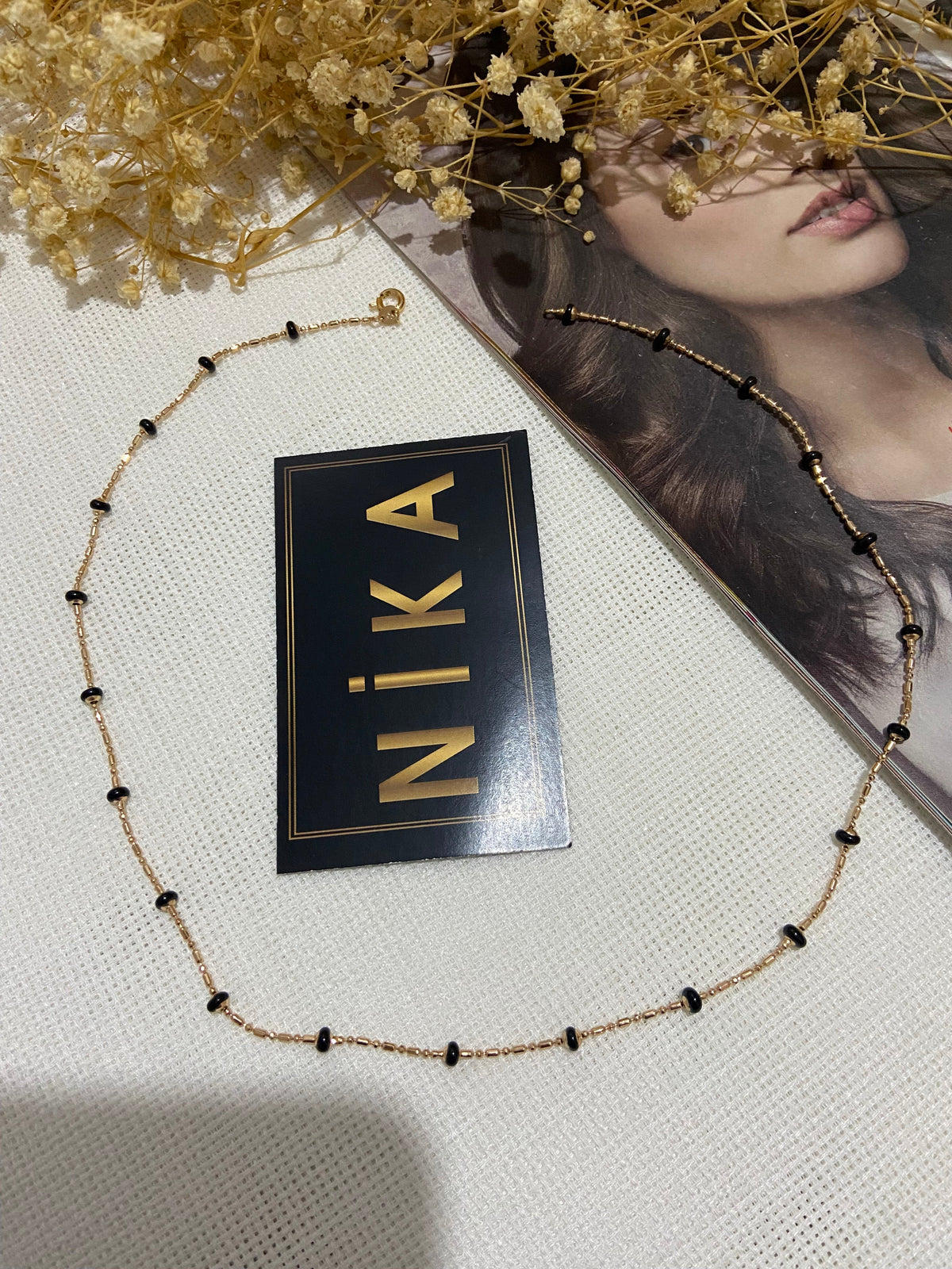 Siyah boncuklu kolye