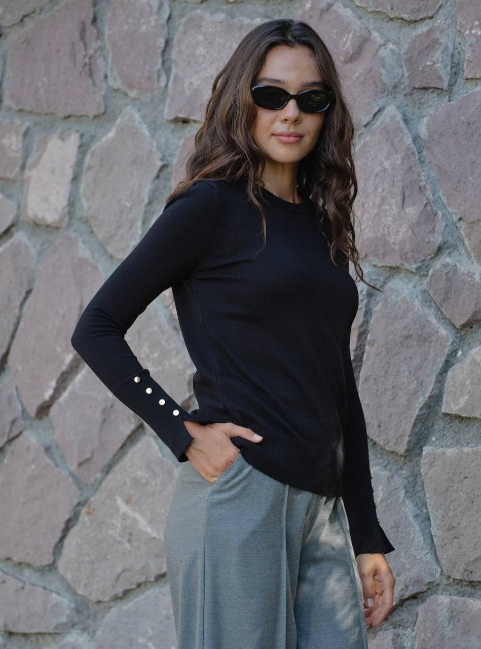 Kolları düğmeli badi