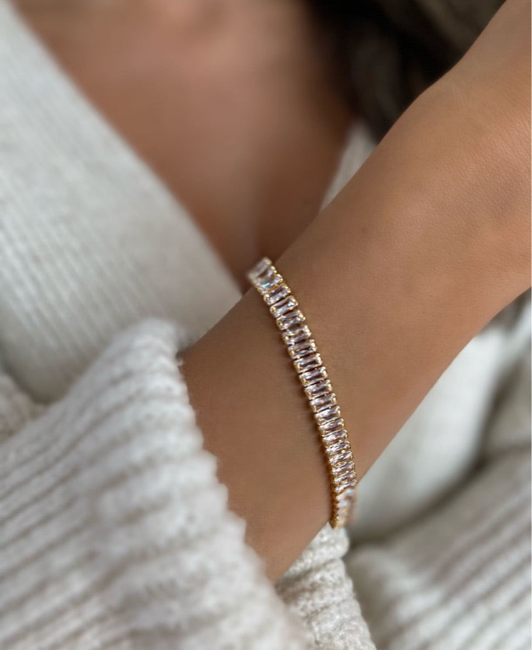 Gold baget taşlı bileklik