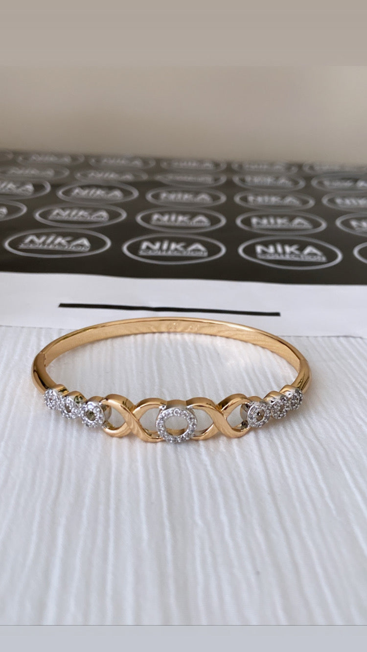 Rose renk taş geçişli kelepçe ( özel seri )