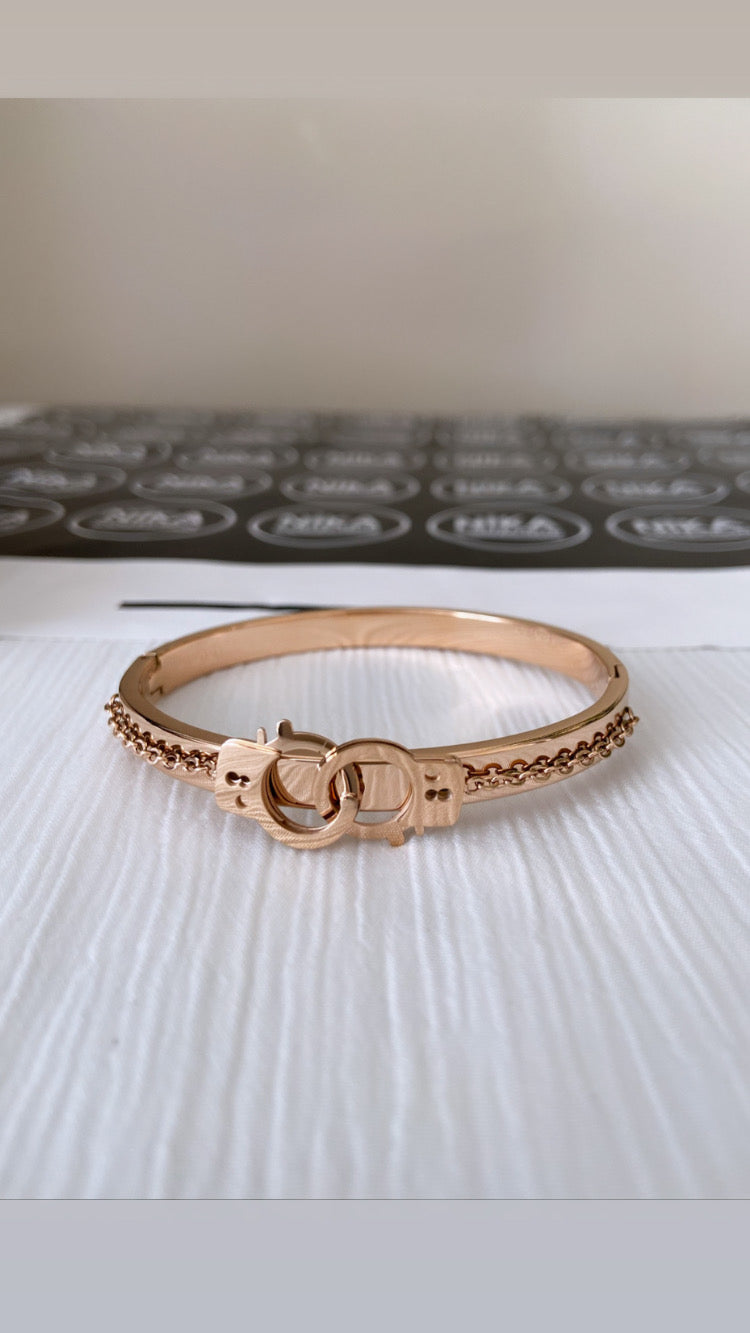 Rose renk halka geçmeli kelepçe