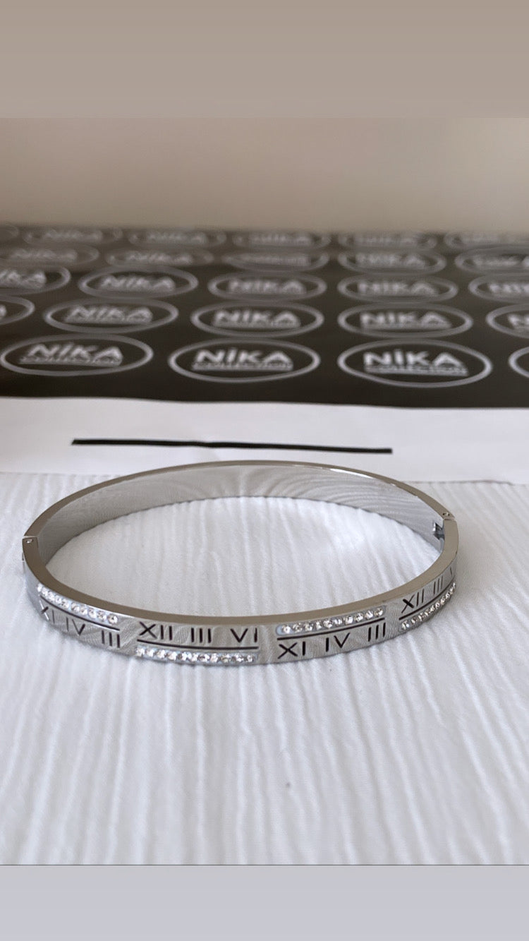 Silver renk roma rakamlı kelepçe