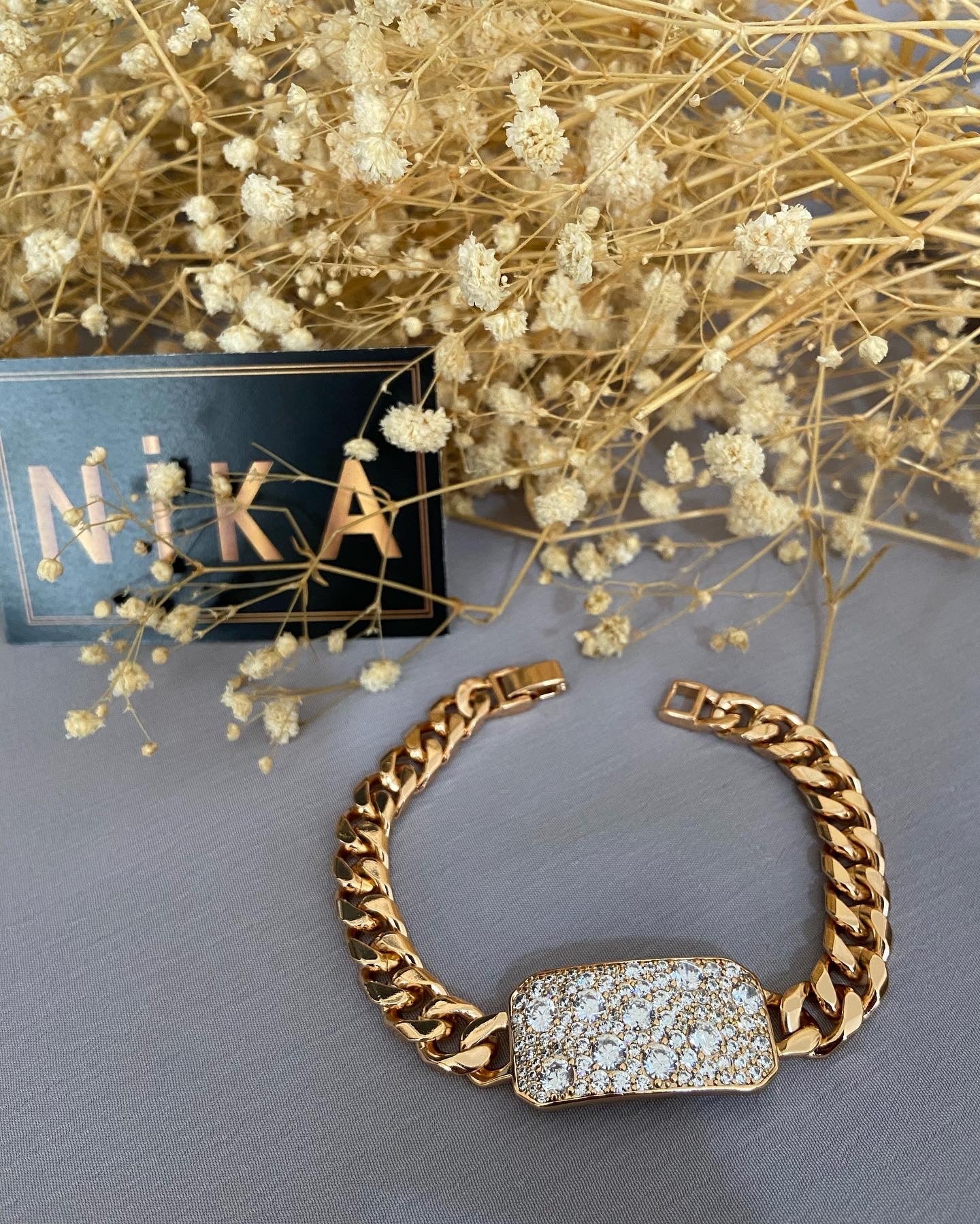 Büyük taş detaylı bileklik