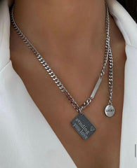 Gümüş detaylı kolye