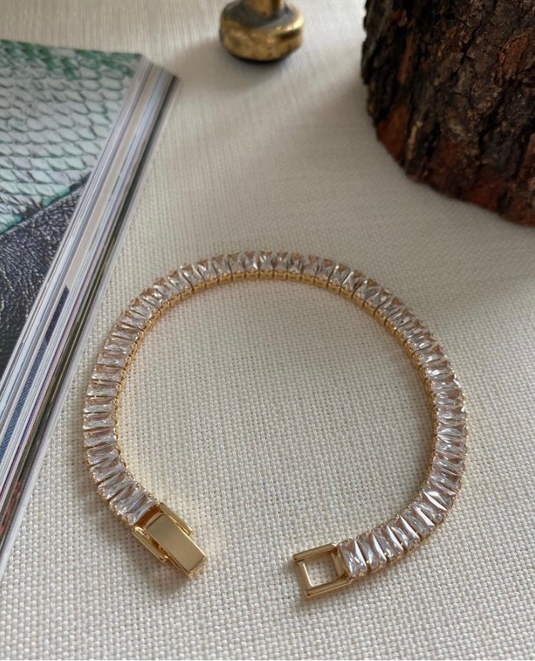 Gold baget taşlı bileklik