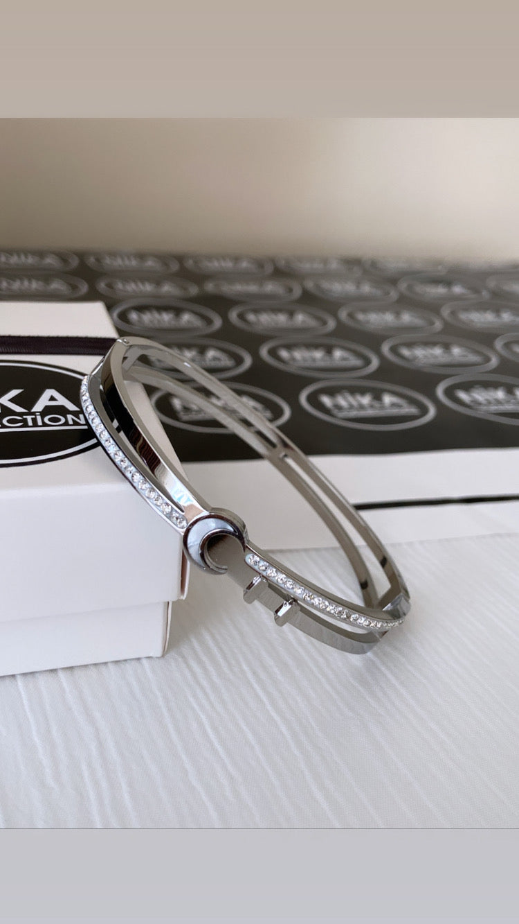 Ay detaylı kelepçe