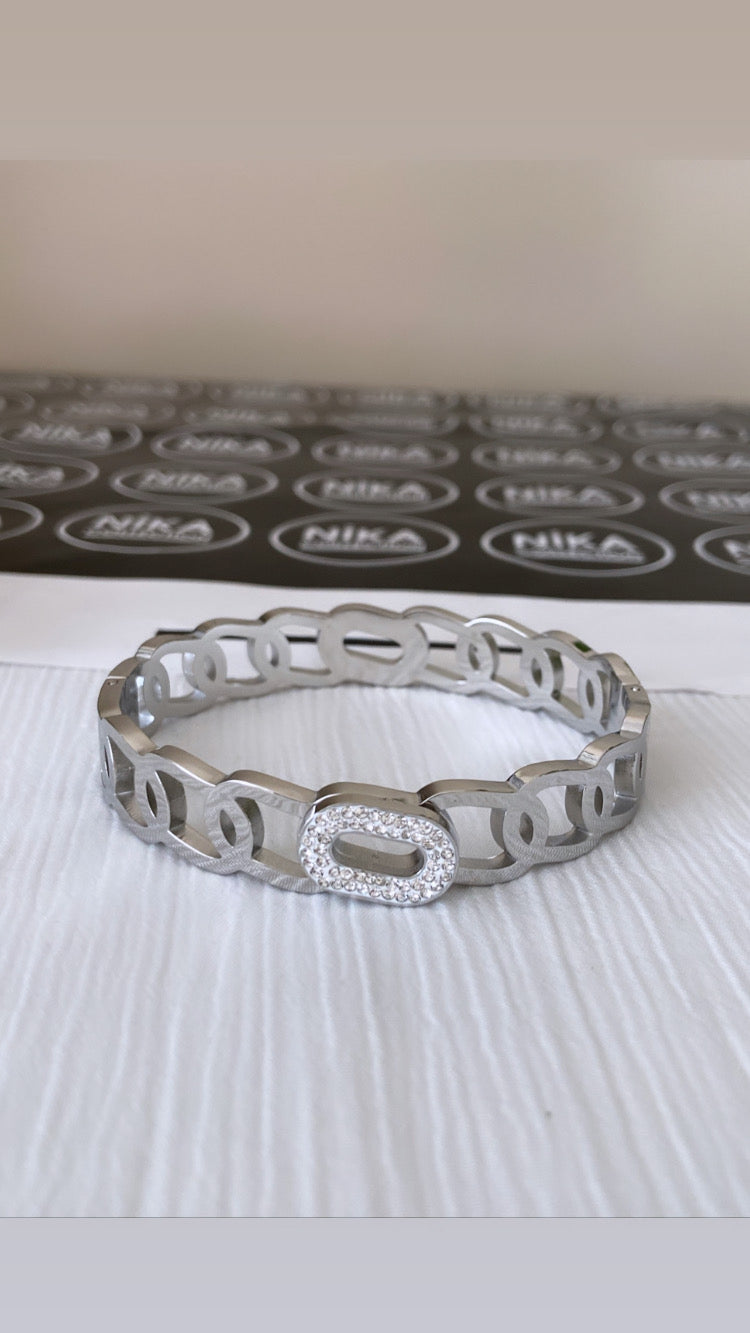 Kalın halka detaylı kelepçe