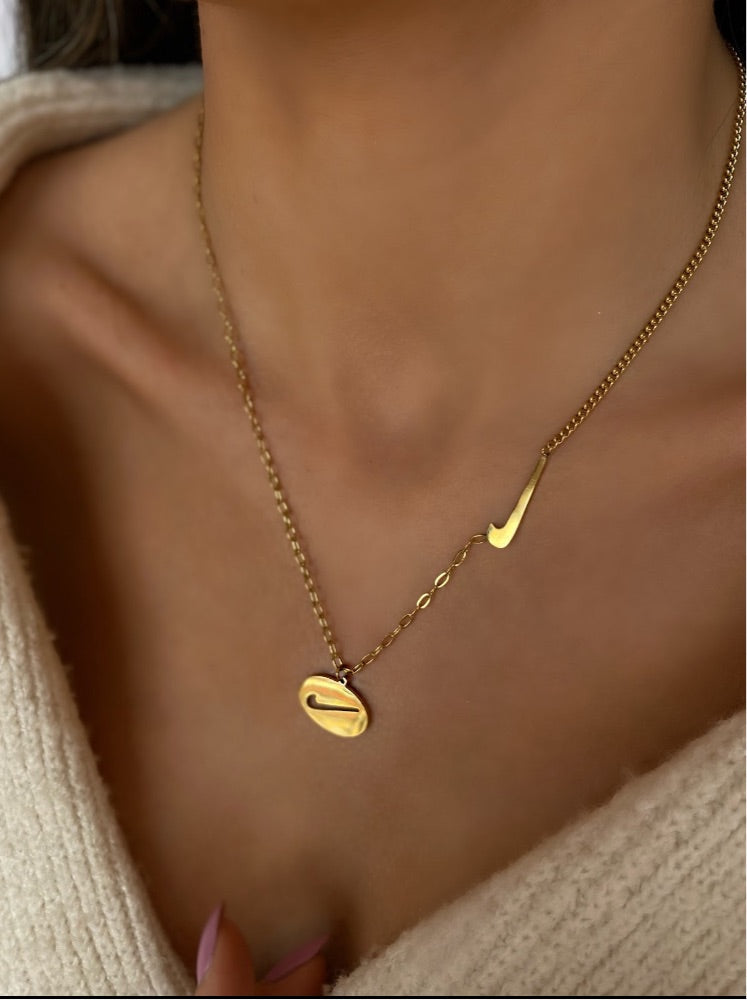 Nike amblemli kolye
