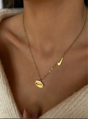 Nike amblemli kolye