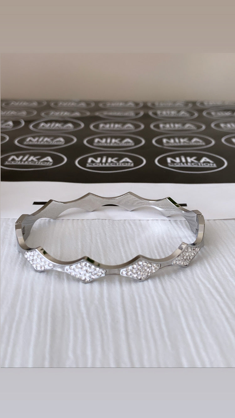 Dörtgen şekilli kelepçe