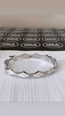 Dörtgen şekilli kelepçe