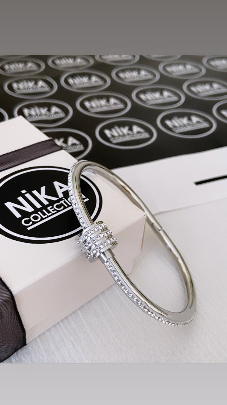 Oval taşlı kelepçe