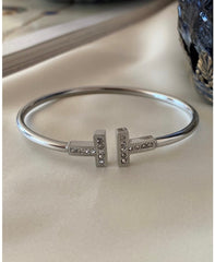 Zarif ince taşlı kelepçe